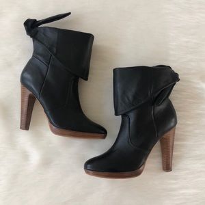 Steve Madden beautiful leather boots. Size 8